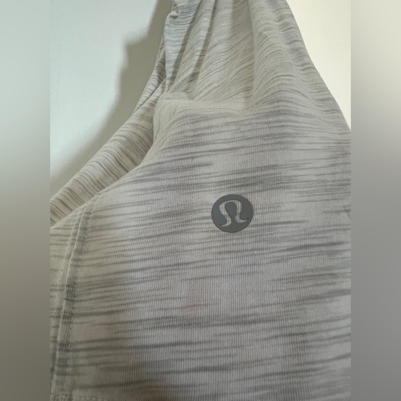 Lululemon Women's Gray Tank Top - Picture 2 of 4